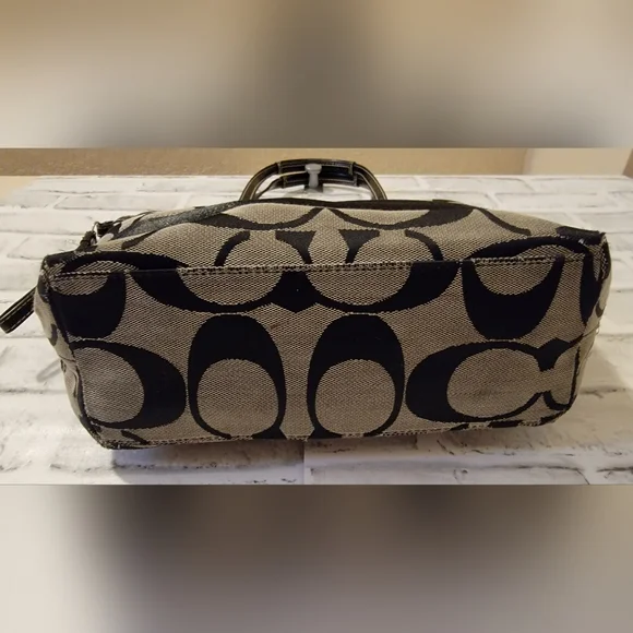 Coach Signature Crossgrain Purse - Picture 3 of 6